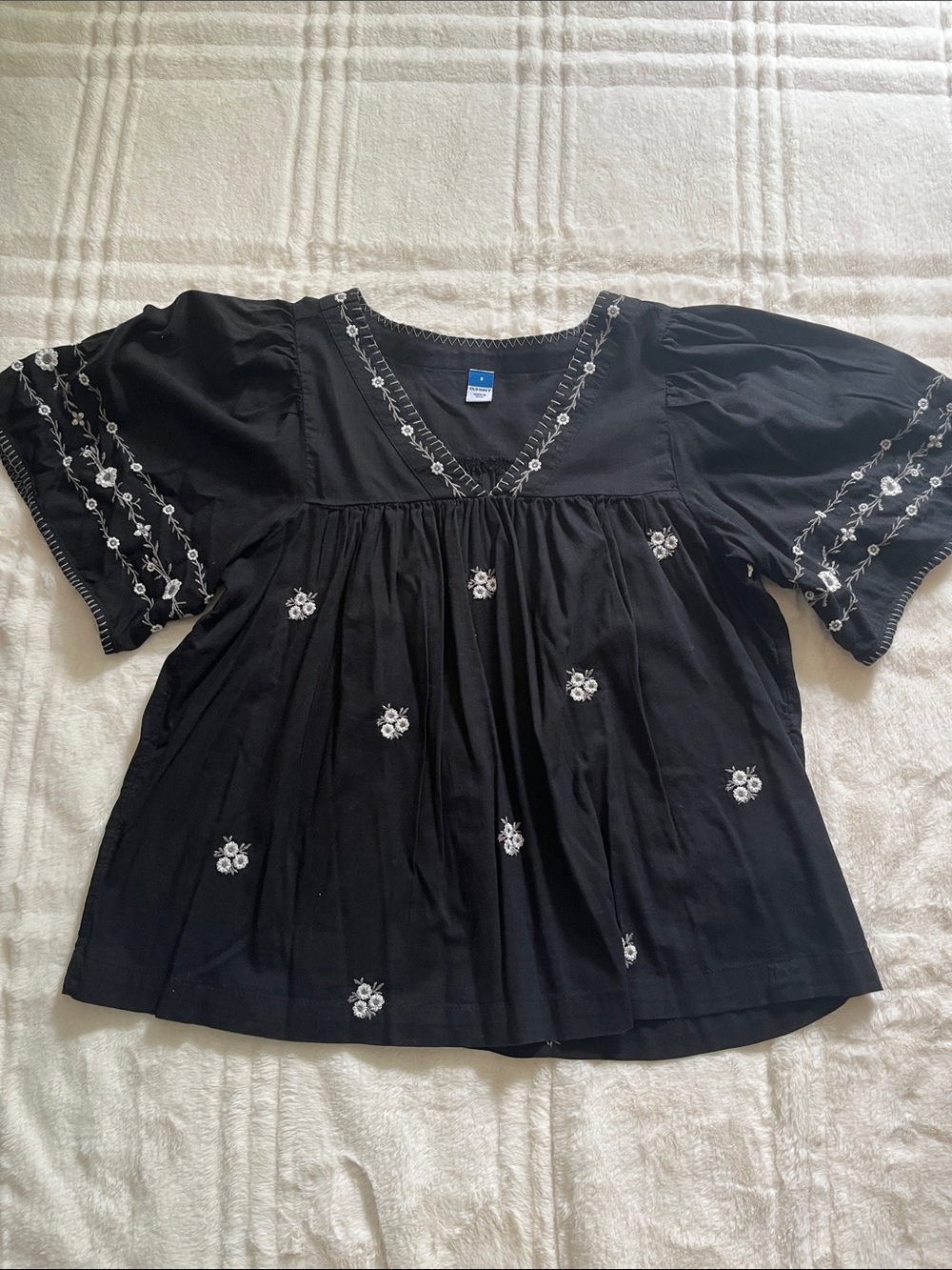 Old Navy Black Short Puff Sleeve Blouse with White Floral Embroidery